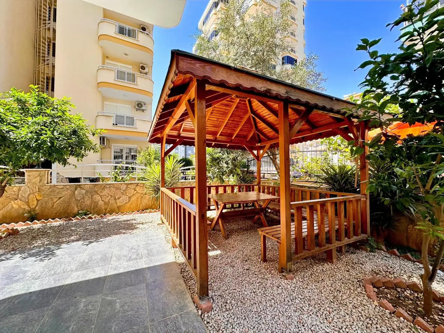 Mahmutlar'da Satılık 3+1 Geniş Eşyalı Daire - Image 4