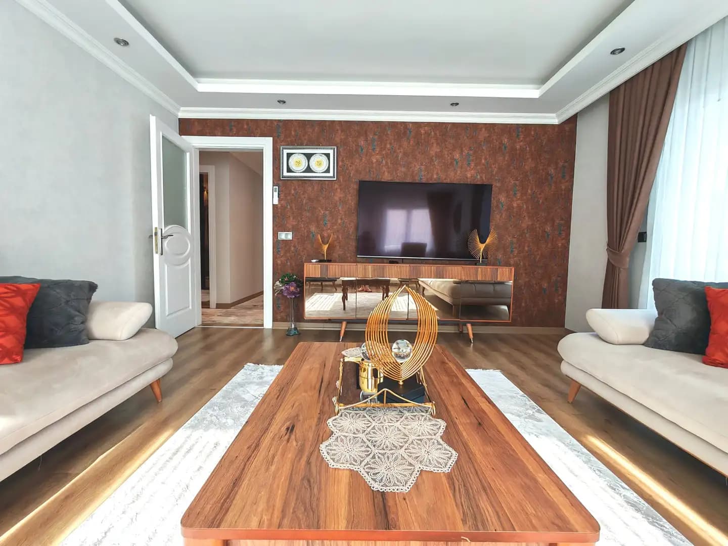 Furnished 3+1 Apartment for Sale with Castle and Sea View in Sugözü - Image 2