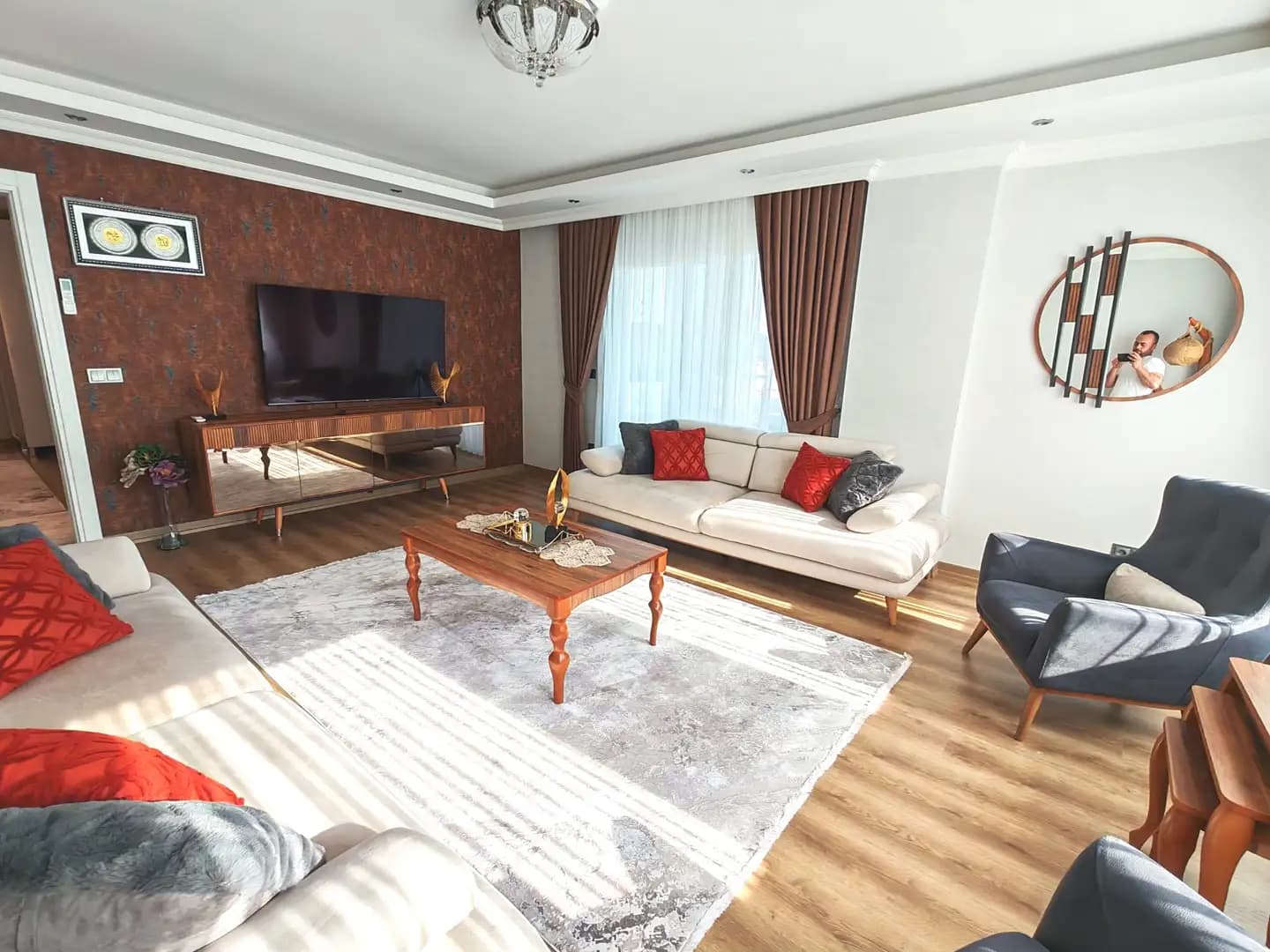 Furnished 3+1 Apartment for Sale with Castle and Sea View in Sugözü - Image 4