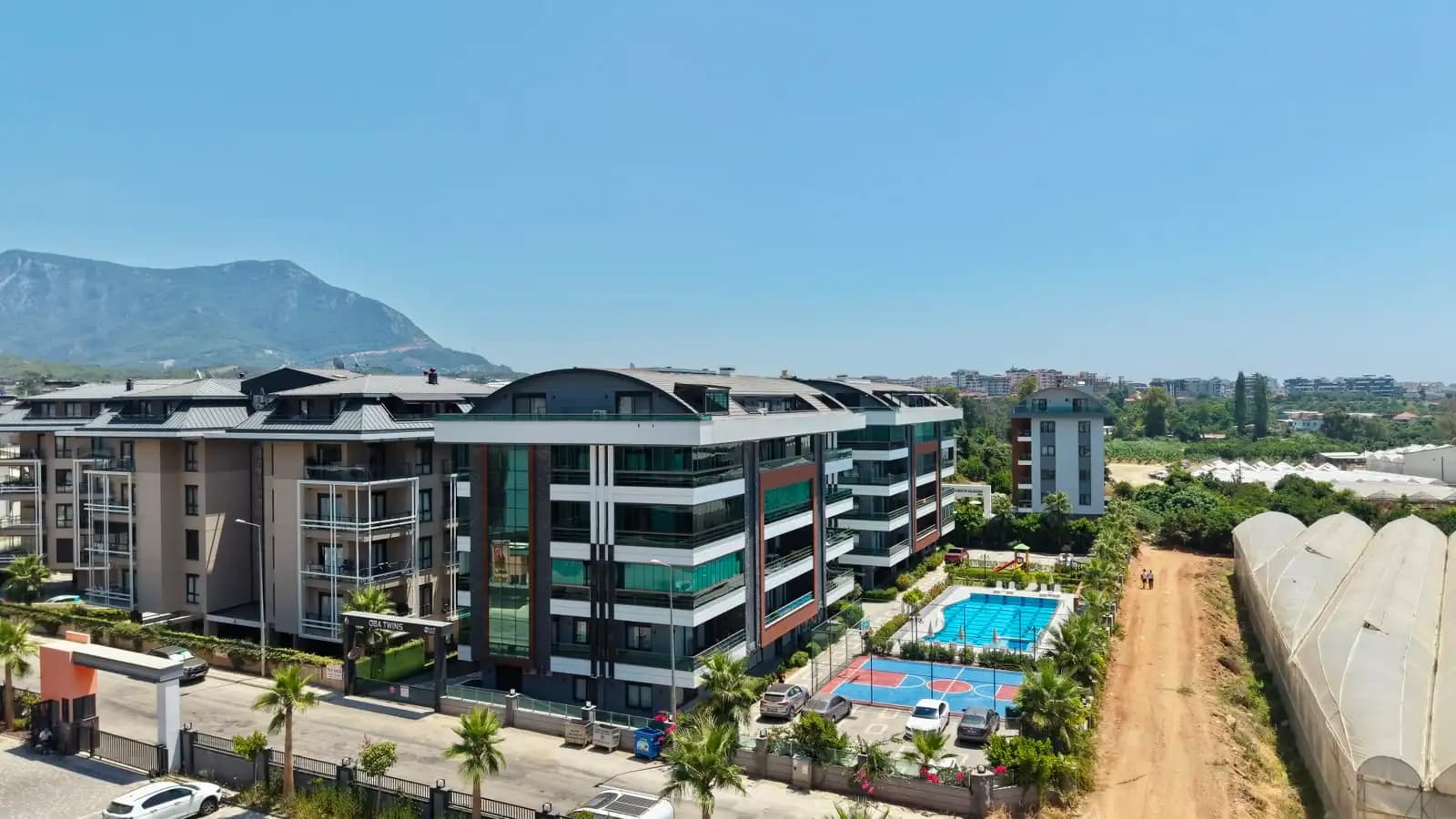 Oba Twins Prosi'nde Eşyasız 3+1 Satılık Lüks Daire - Image 1