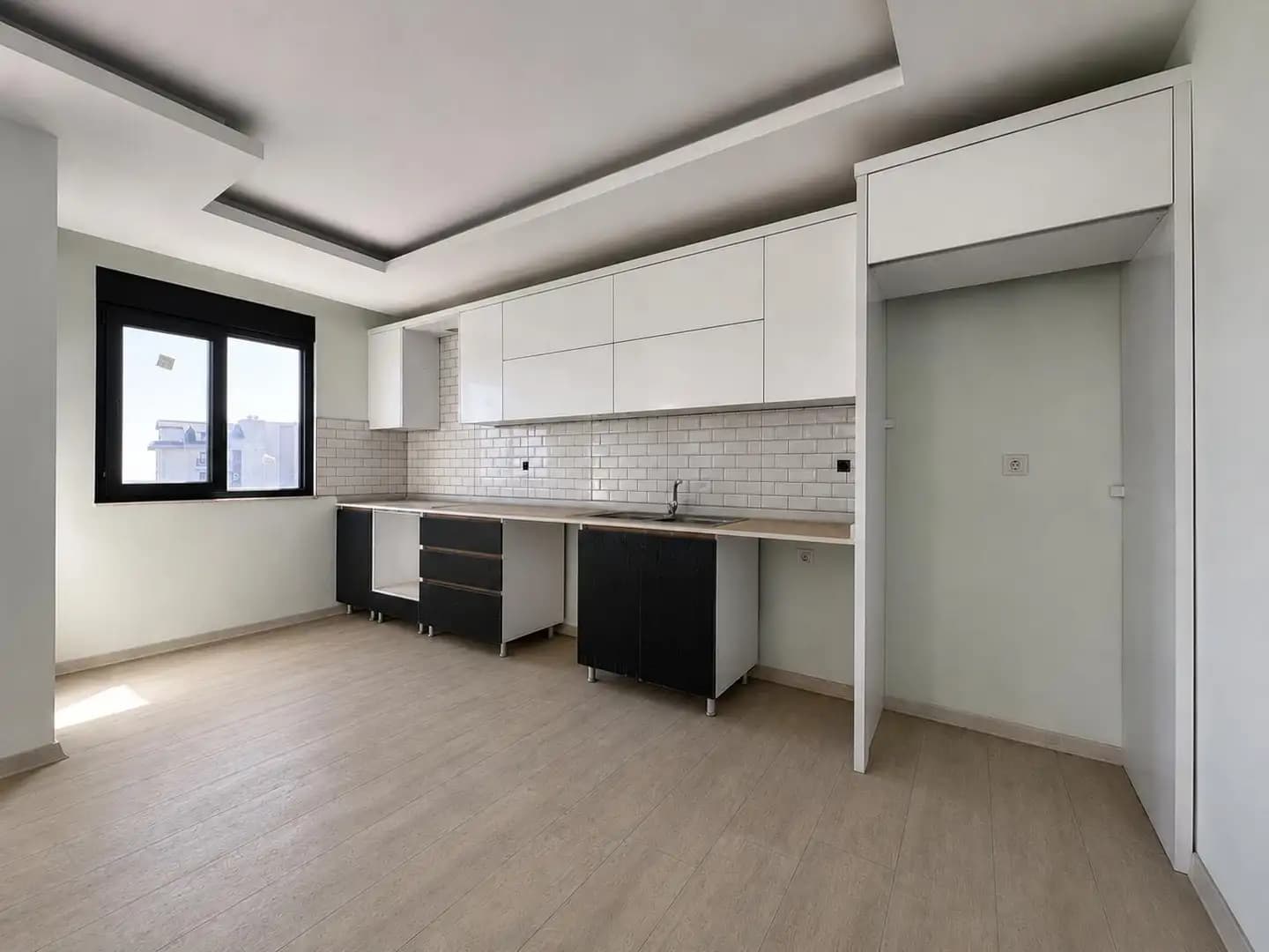 Mahmutlar'da Satılık Güney Batı Cepheli 2+1 Daire - Image 4