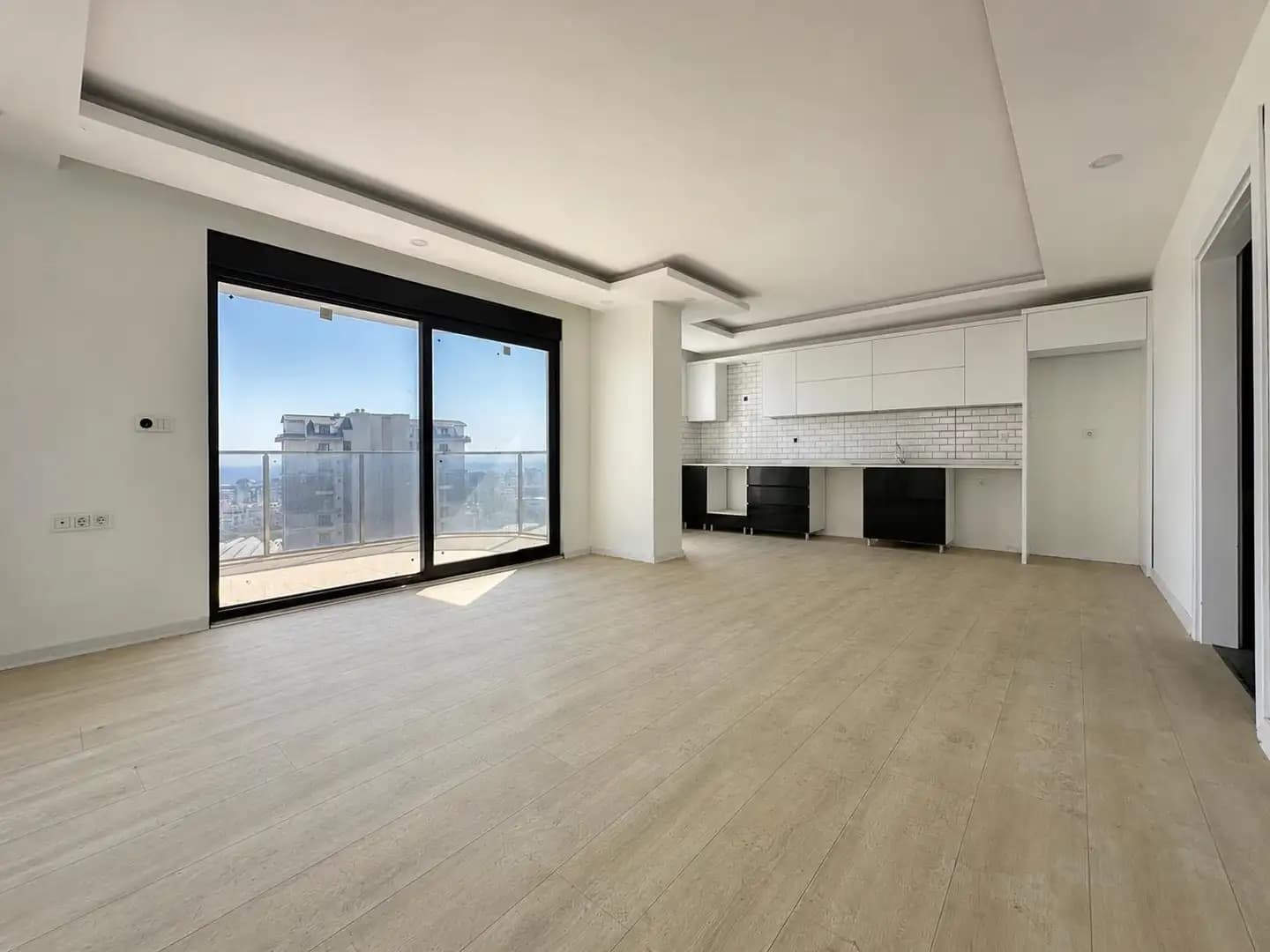 Mahmutlar'da Satılık Güney Batı Cepheli 2+1 Daire - Image 3