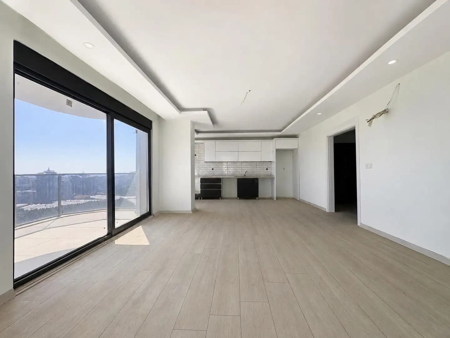 Mahmutlar'da Satılık Güney Batı Cepheli 2+1 Daire - Image 2