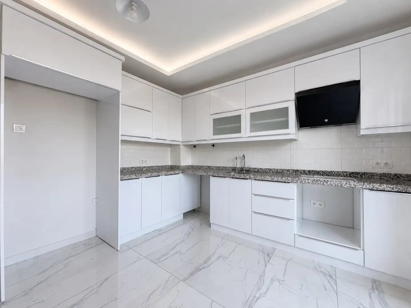 Kızlarpınarı'nda Satılık Geniş 2+1 Ayrı Mutfaklı Daire - Image 2