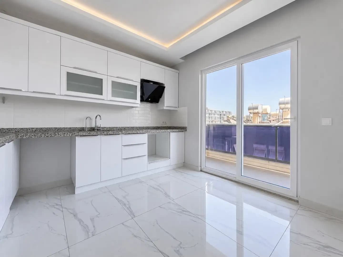 Kızlarpınarı'nda Satılık Geniş 2+1 Ayrı Mutfaklı Daire - Image 4